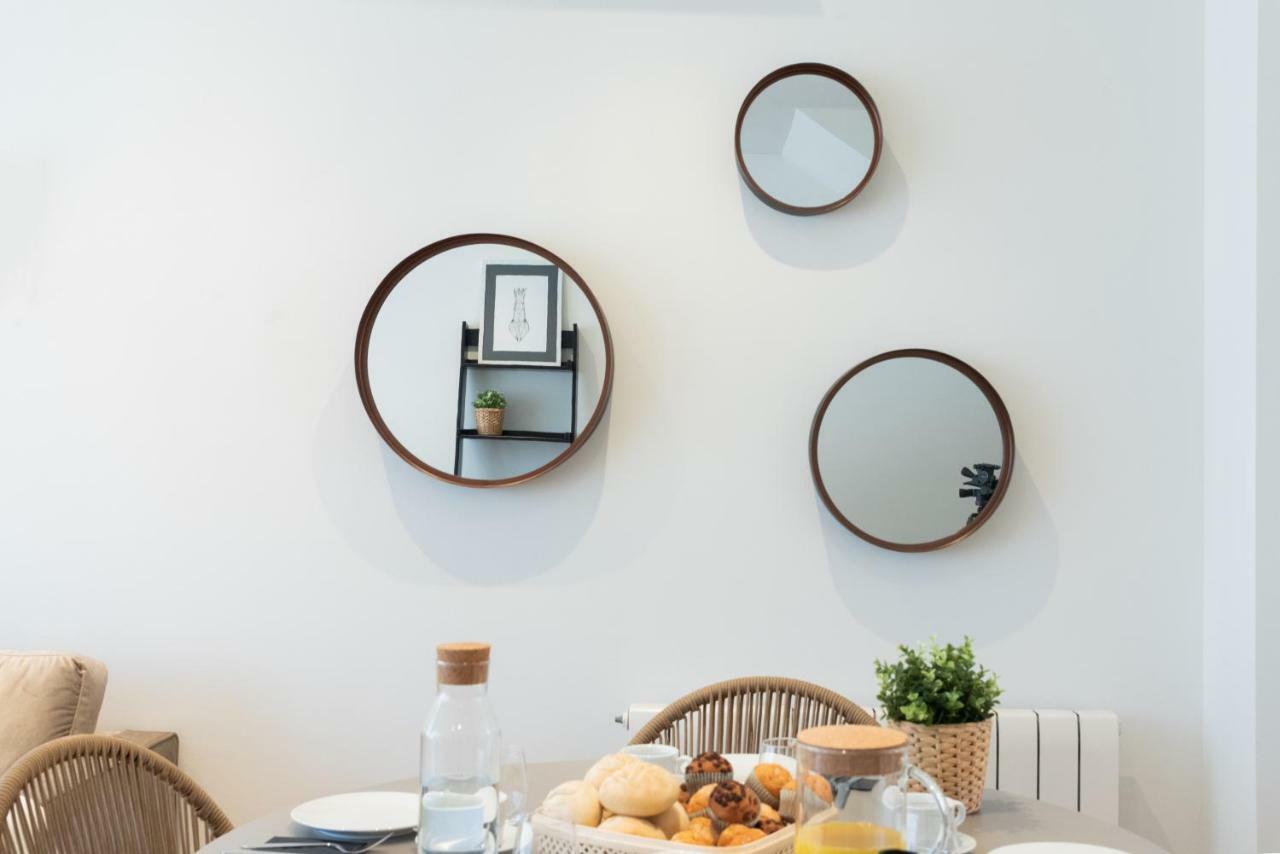 Petit Luxe Tobella Esquerra Apartment Terrassa Bagian luar foto