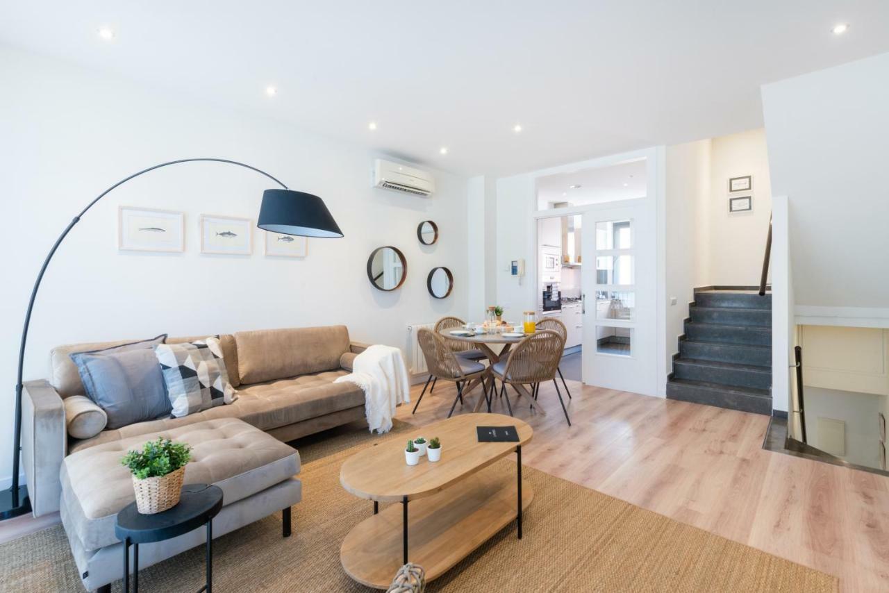 Petit Luxe Tobella Esquerra Apartment Terrassa Bagian luar foto