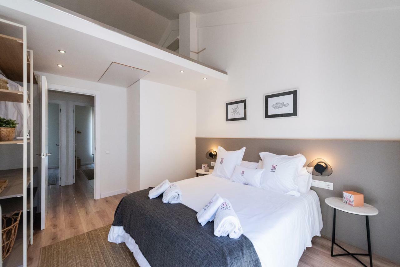 Petit Luxe Tobella Esquerra Apartment Terrassa Bagian luar foto