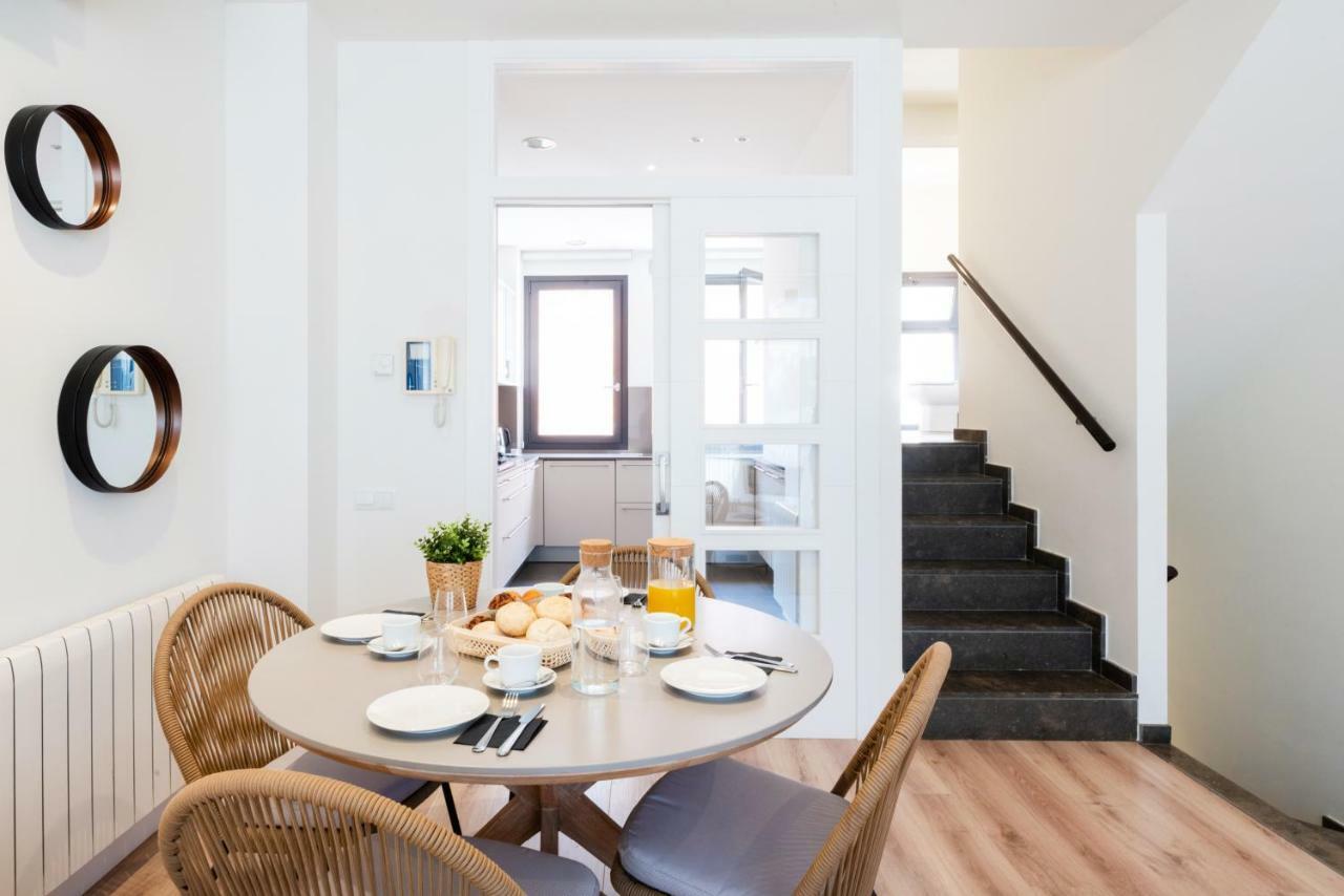 Petit Luxe Tobella Esquerra Apartment Terrassa Bagian luar foto