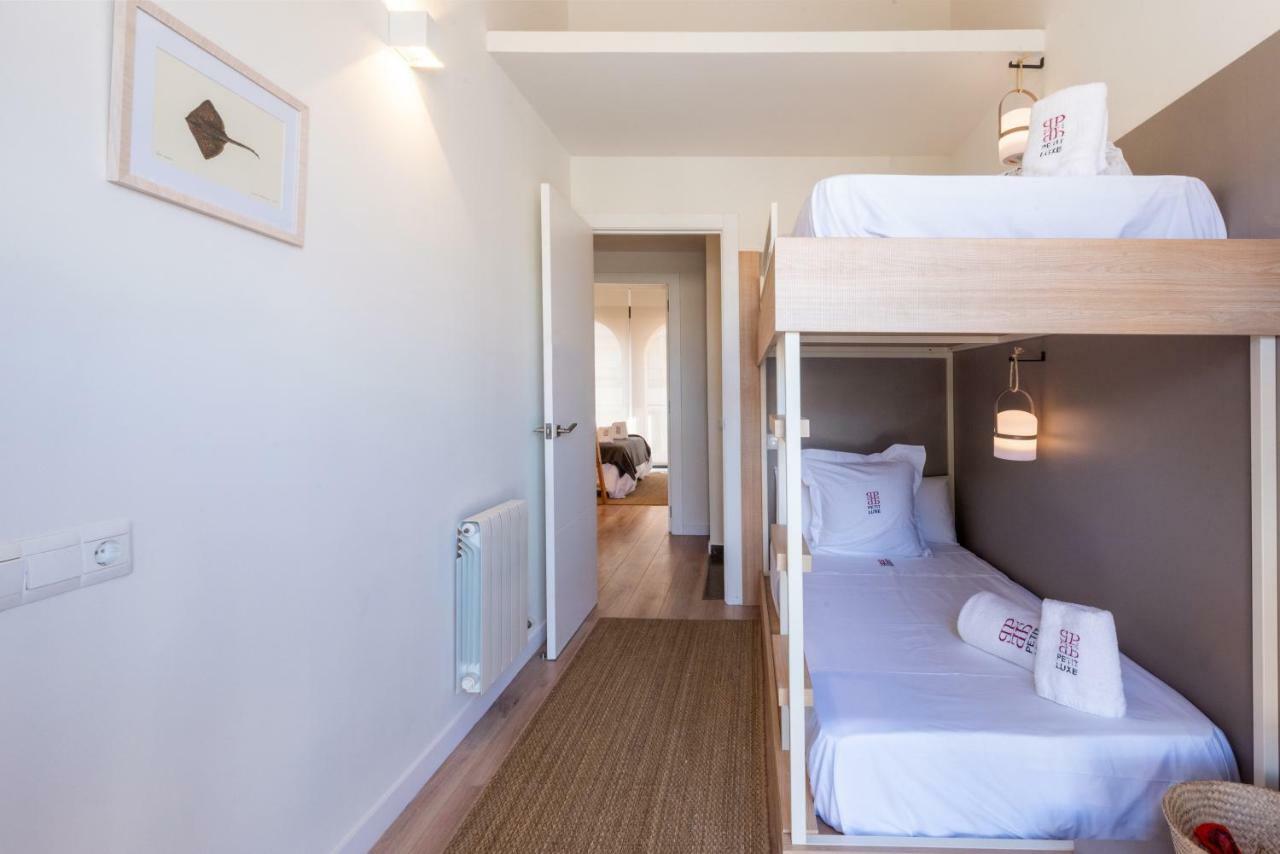 Petit Luxe Tobella Esquerra Apartment Terrassa Bagian luar foto