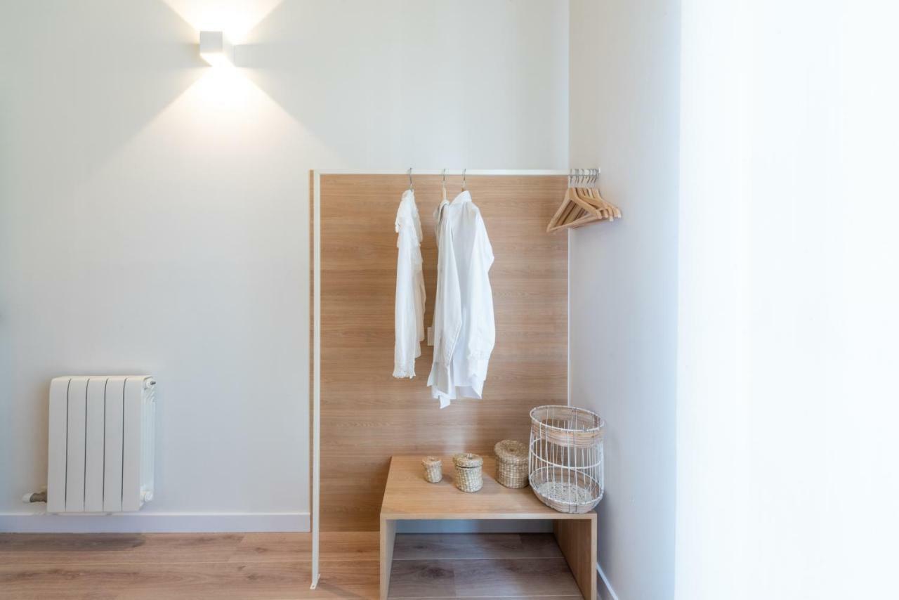 Petit Luxe Tobella Esquerra Apartment Terrassa Bagian luar foto