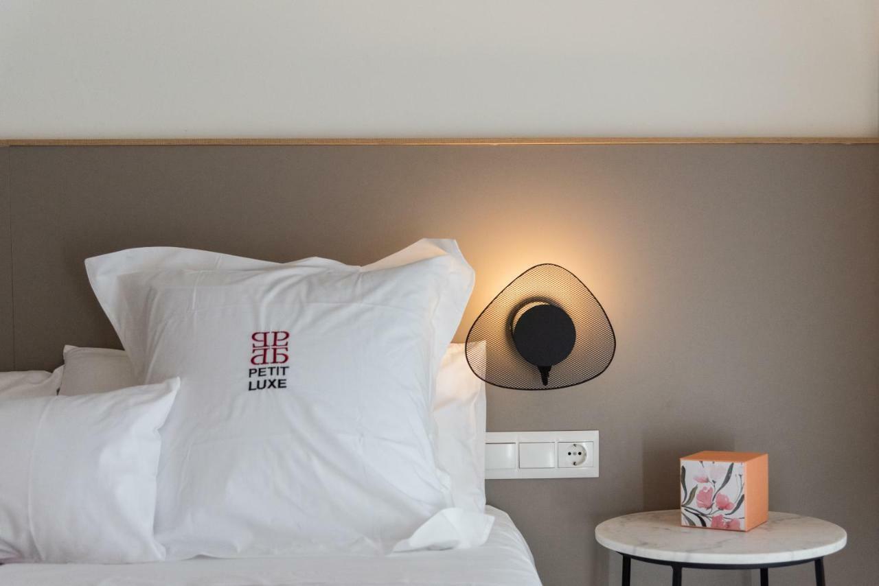 Petit Luxe Tobella Esquerra Apartment Terrassa Bagian luar foto