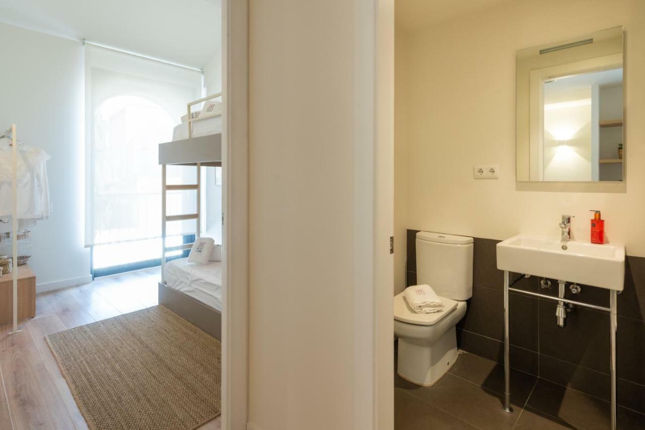 Petit Luxe Tobella Esquerra Apartment Terrassa Bagian luar foto