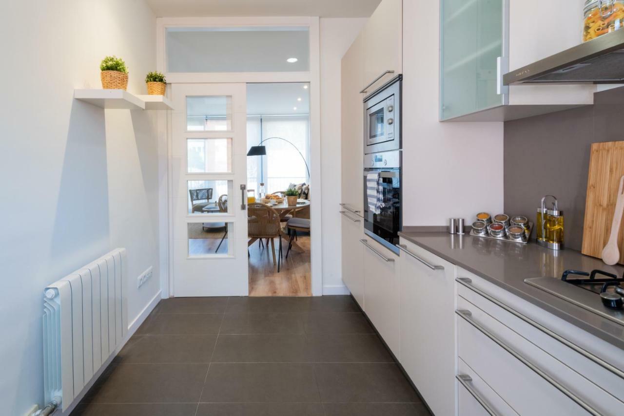 Petit Luxe Tobella Esquerra Apartment Terrassa Bagian luar foto