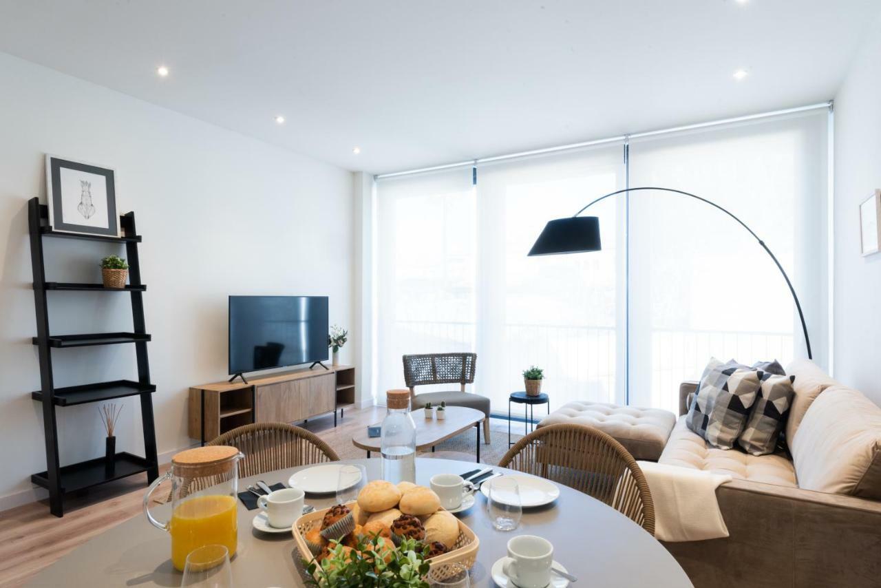 Petit Luxe Tobella Esquerra Apartment Terrassa Bagian luar foto