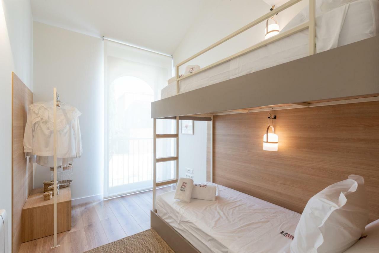 Petit Luxe Tobella Esquerra Apartment Terrassa Bagian luar foto